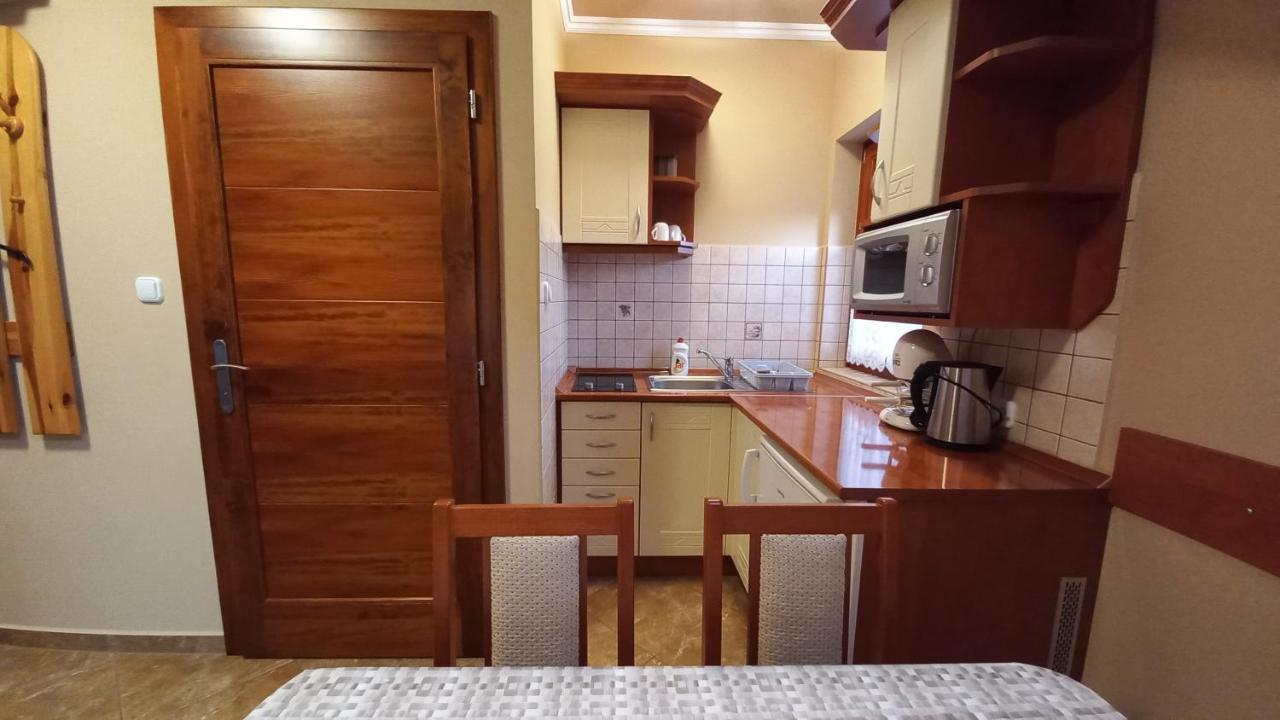 Nefelejcs Fagyizo Es Apartmanhaz Kistolmacs 外观 照片